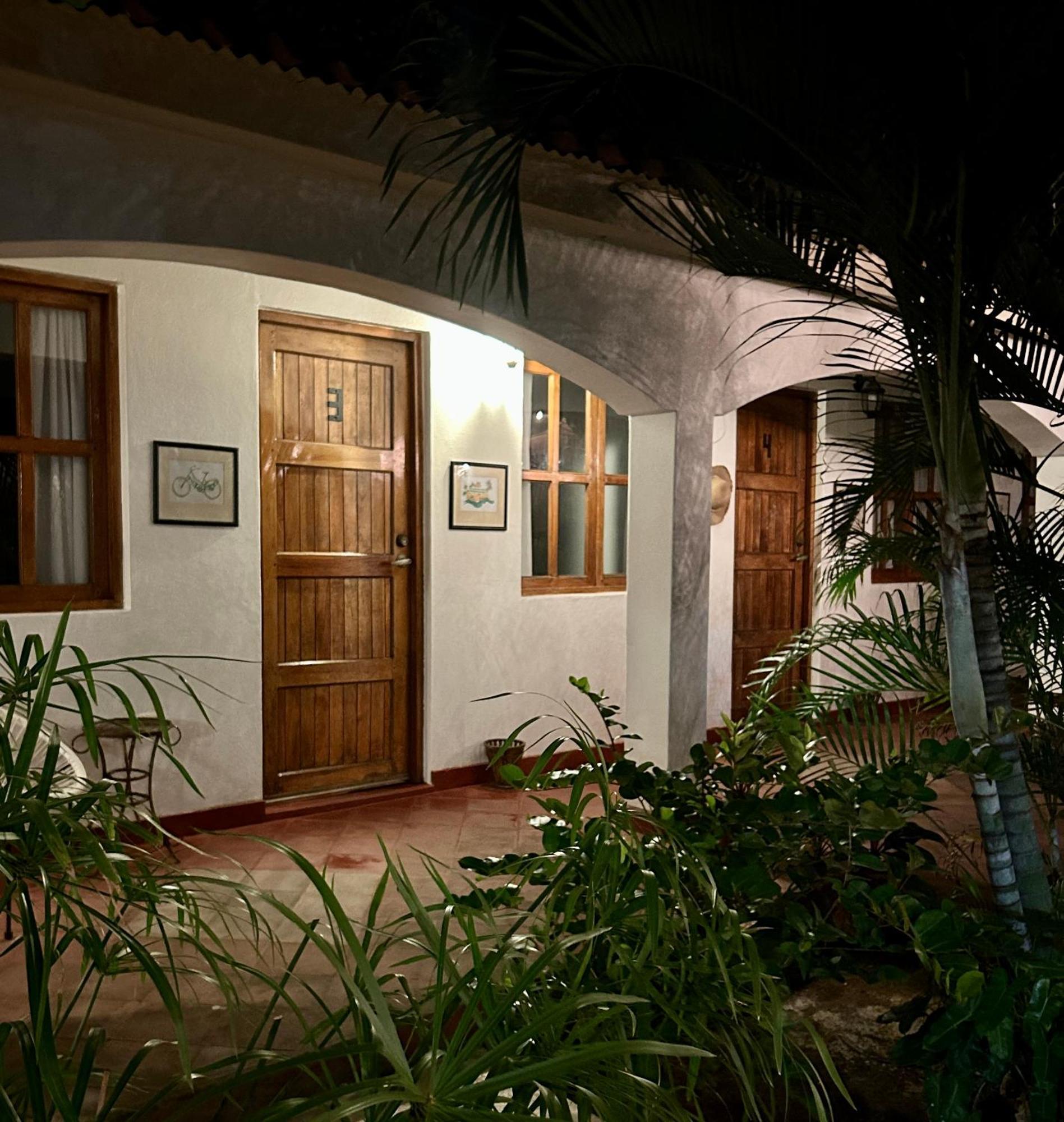 Hotel Tranquilo Las Peñitas 外观 照片